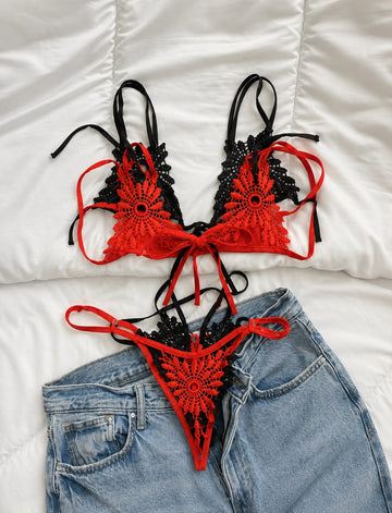 Floral Lace Bra & Thong Set With Adjustable Straps